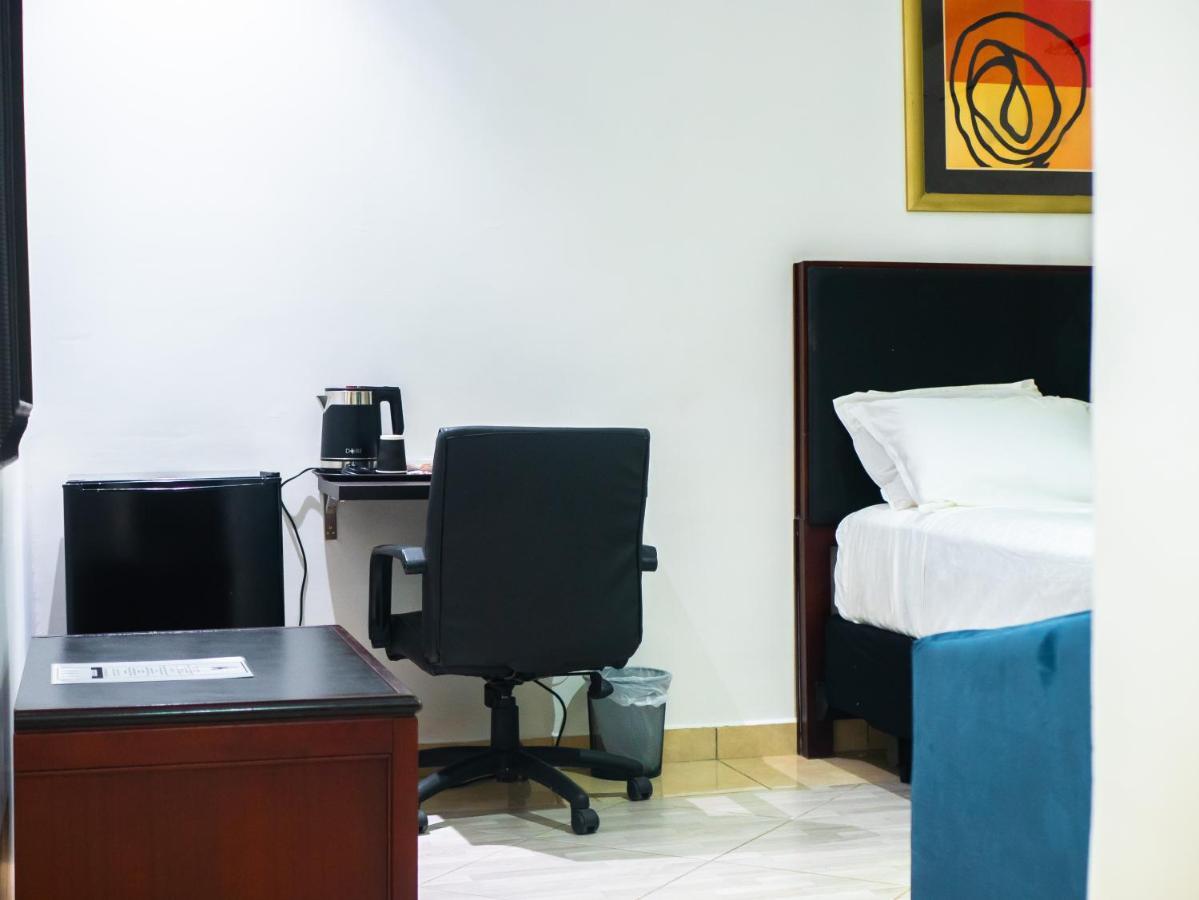 Koko Palm Inn Ltd Accra Buitenkant foto